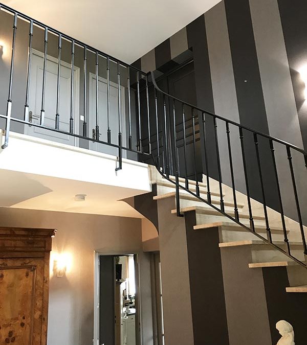 Rénovation cage d’escalier papier-peint